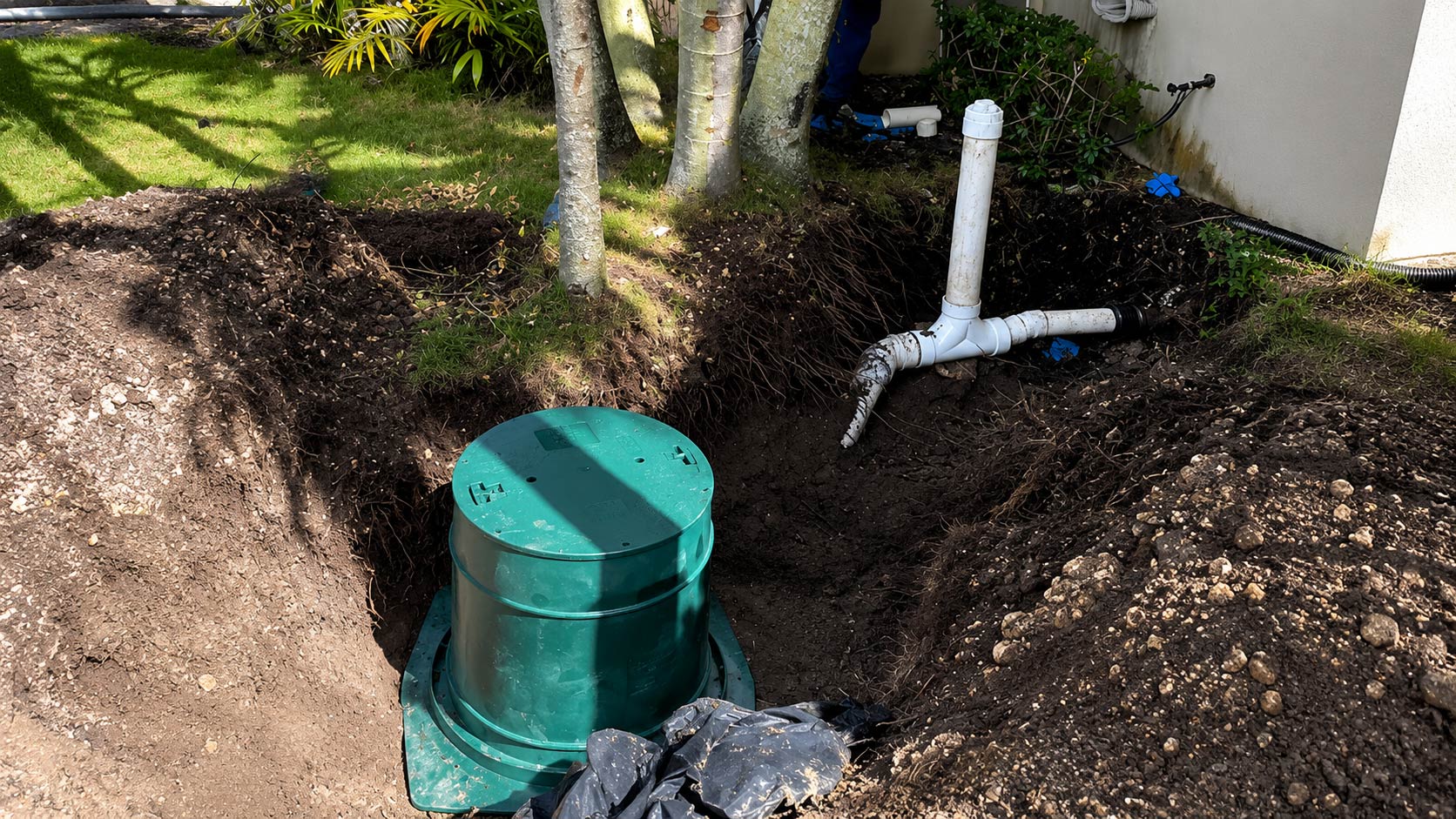 Septic tank pumping service